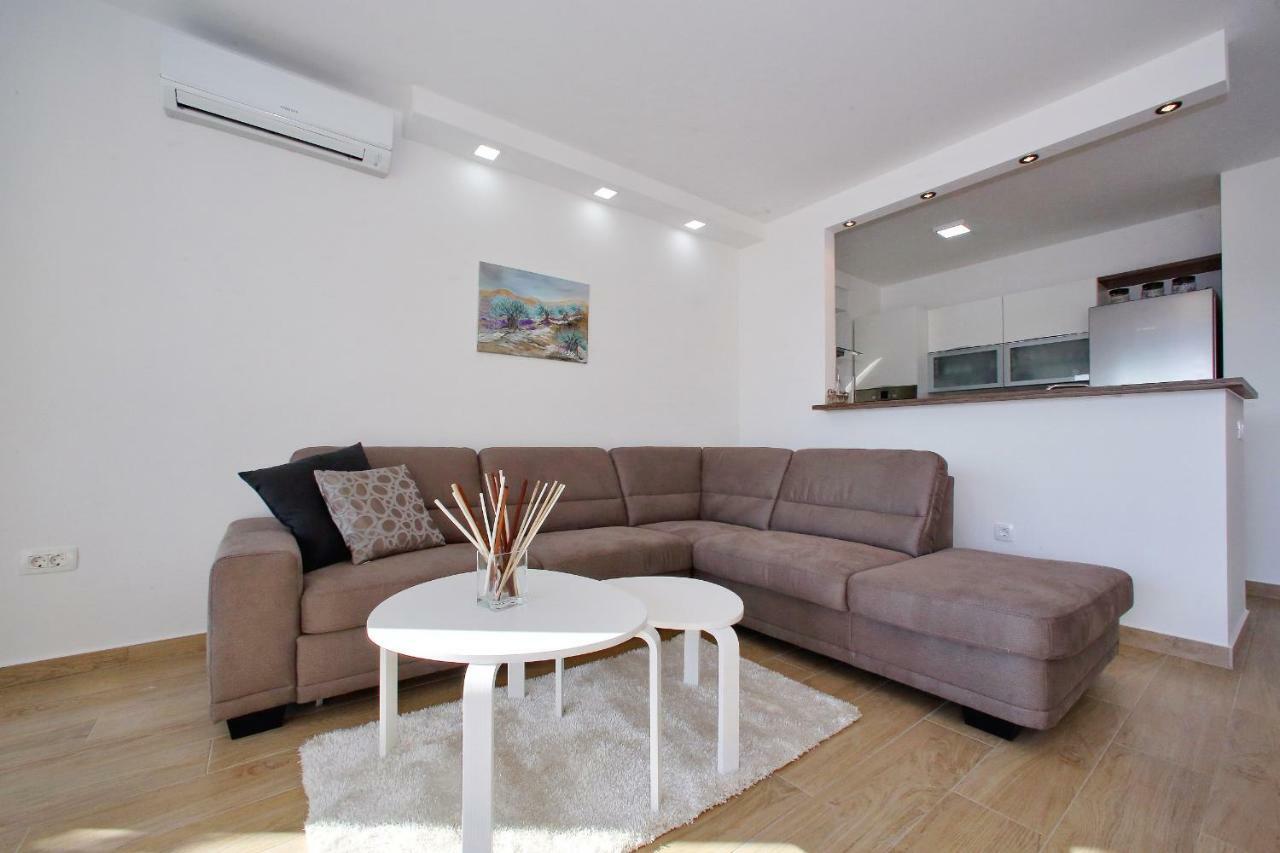 Luxury Apartments Sikiric_2 With Fantastic View On The Sea Bibinje Exterior photo